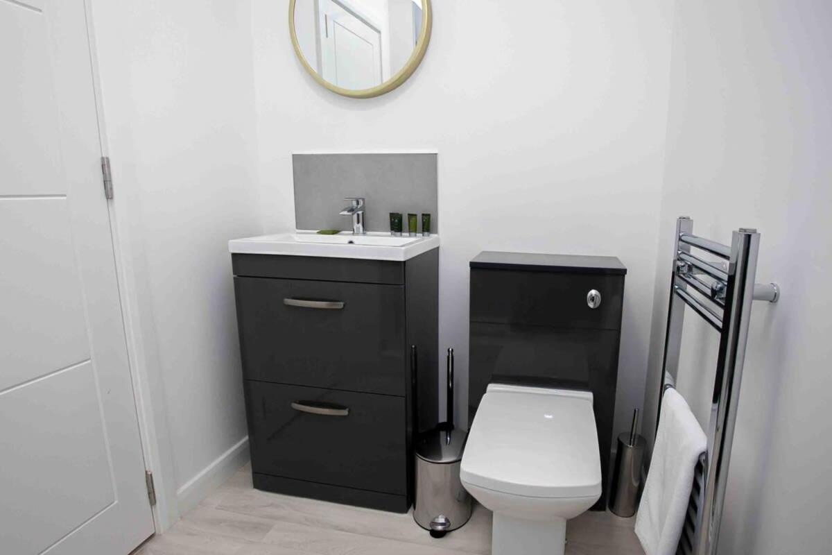 Modern & Stylish 1 Bedroom Apartment In Bolton Eksteriør billede