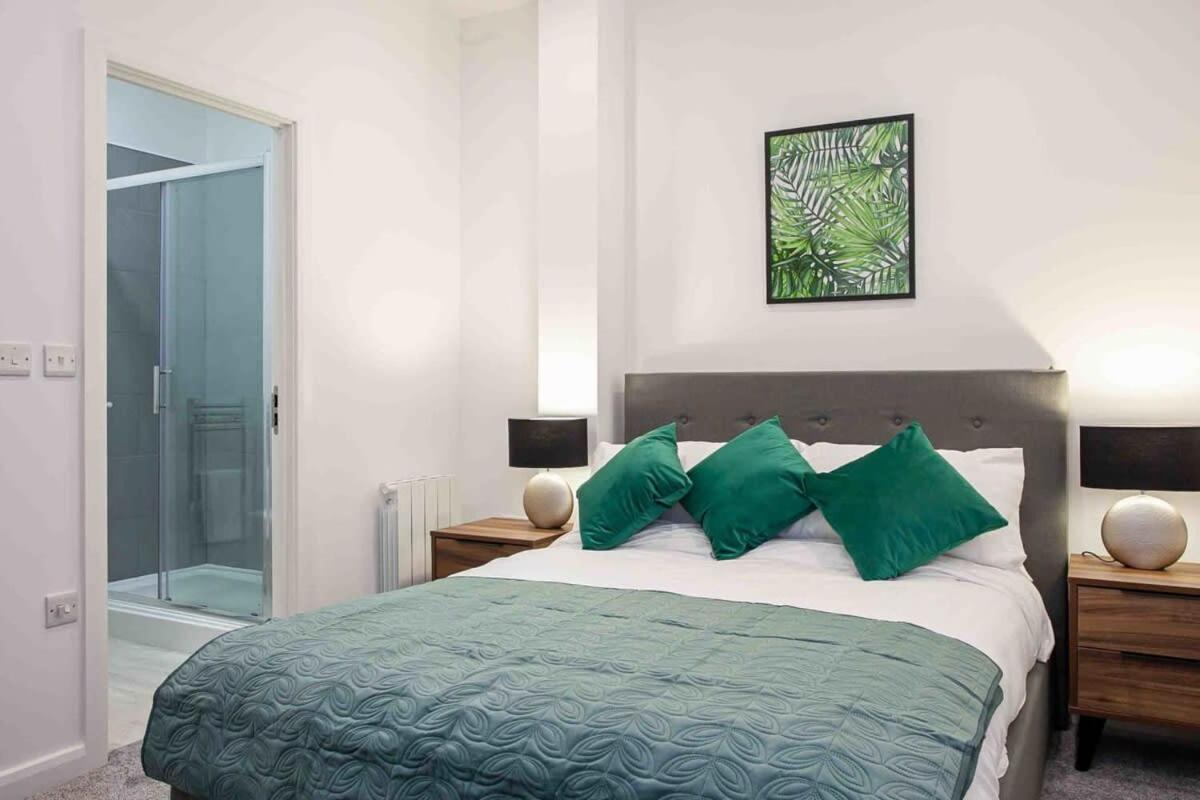 Modern & Stylish 1 Bedroom Apartment In Bolton Eksteriør billede